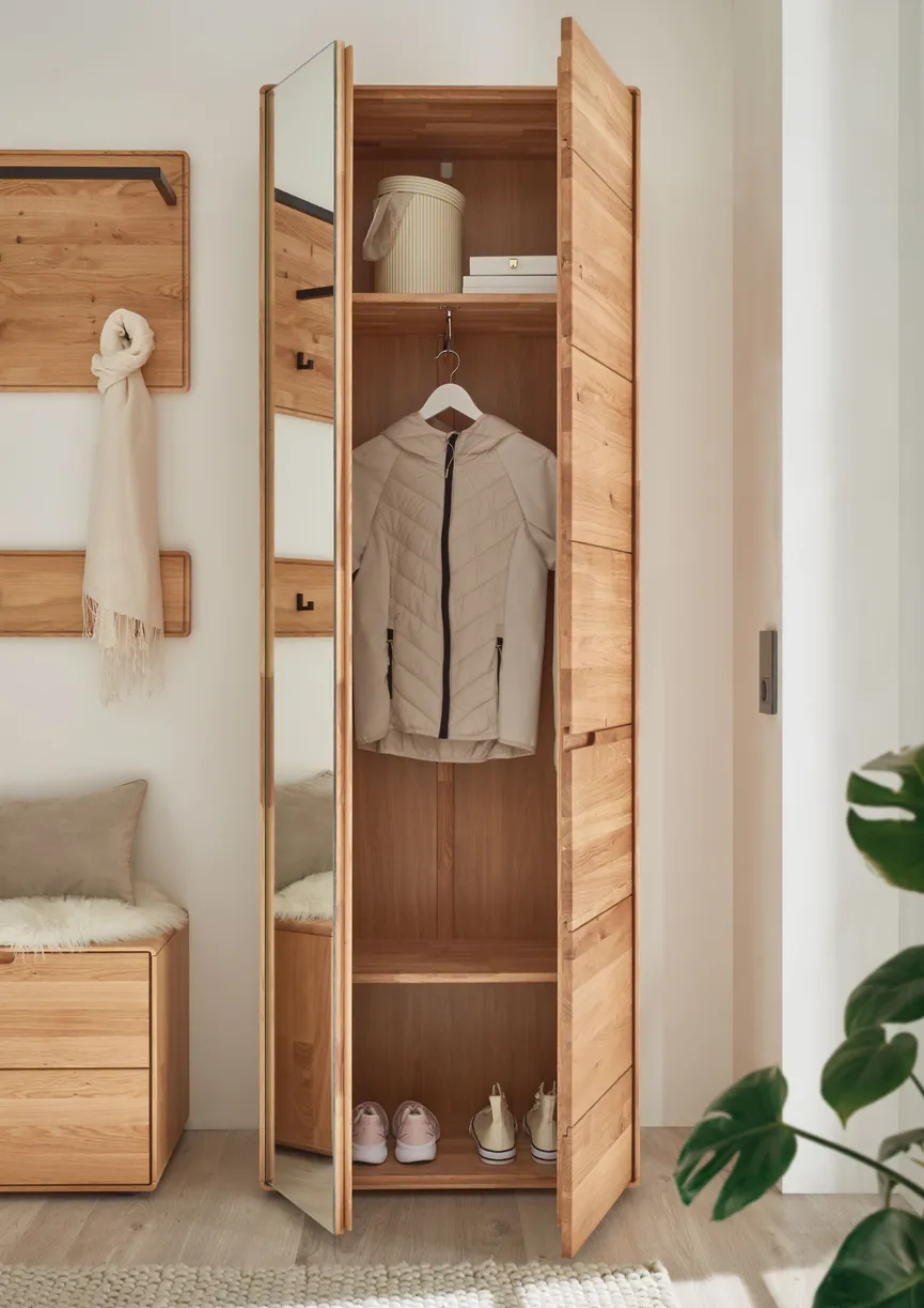 Garderobenschrank detail
