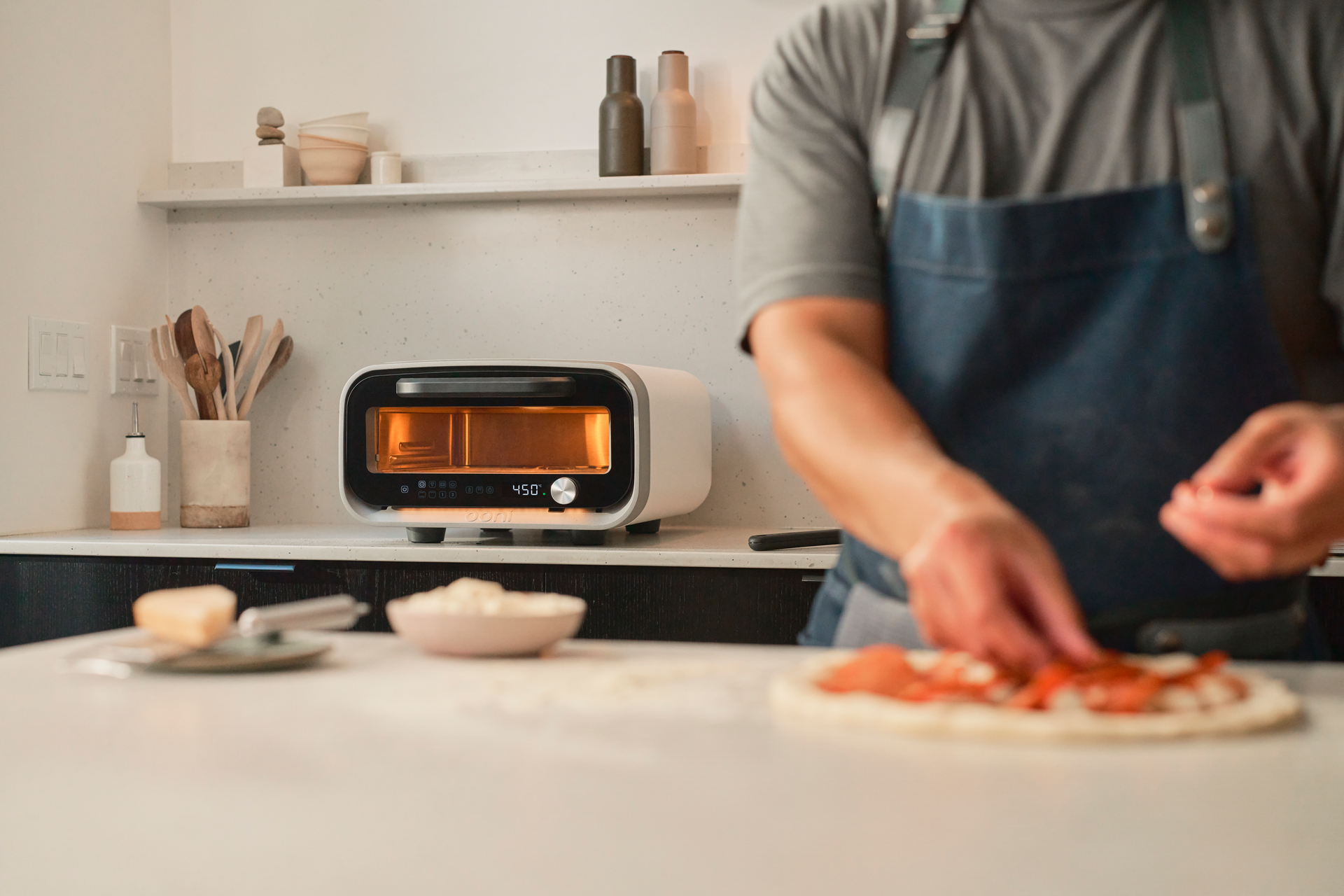 Ooni Volt 2 Polar White milieu