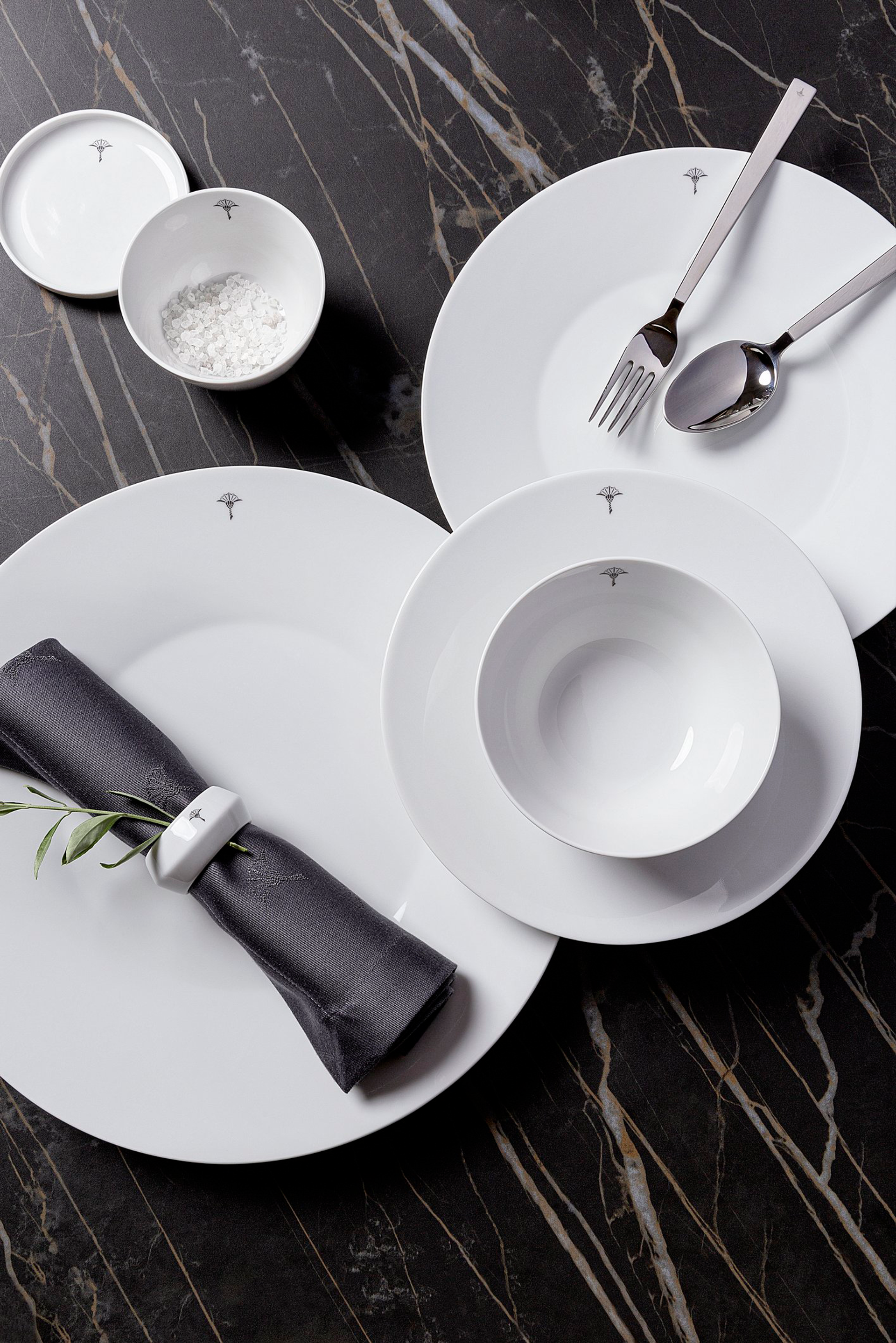 Schale "Faded Cornflower" weiß milieu