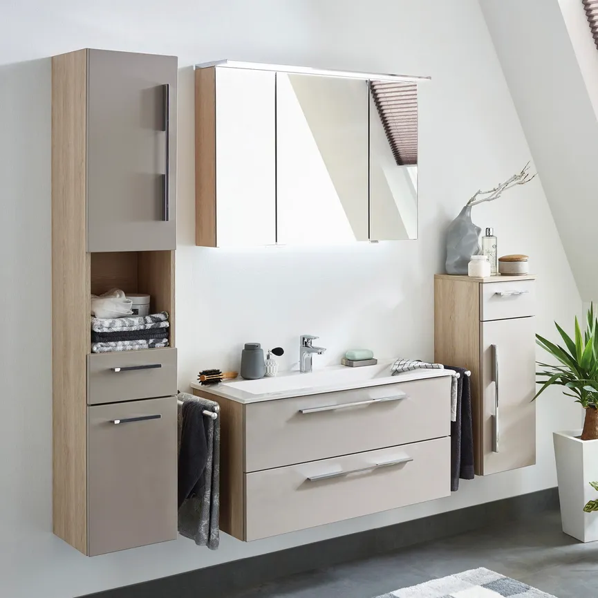 *Highboard milieu