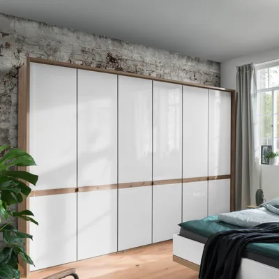 Kleiderschrank