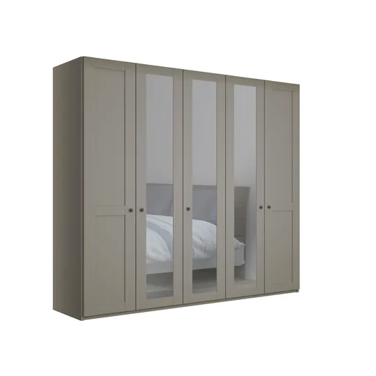 Kleiderschrank 