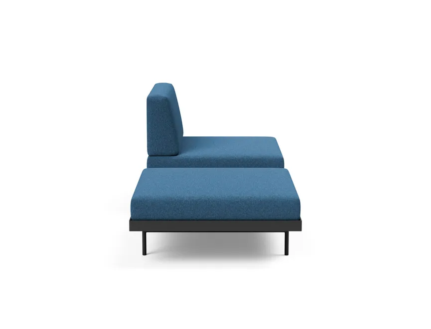 Sofa mit Walnusstisch detail