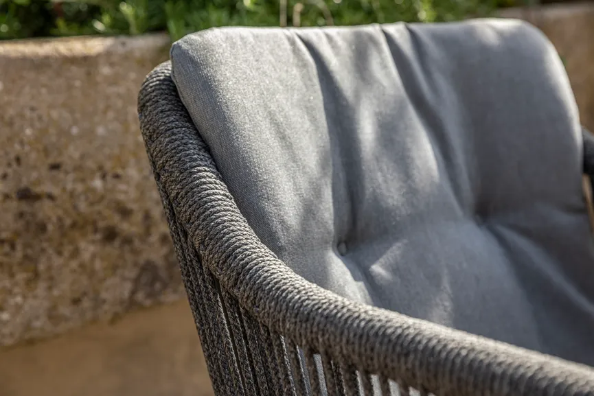 Stuhl stapelbar detail