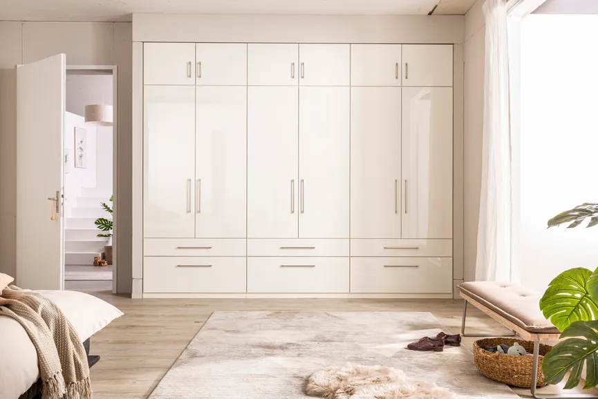 Drehtürenschrank 6-trg. detail