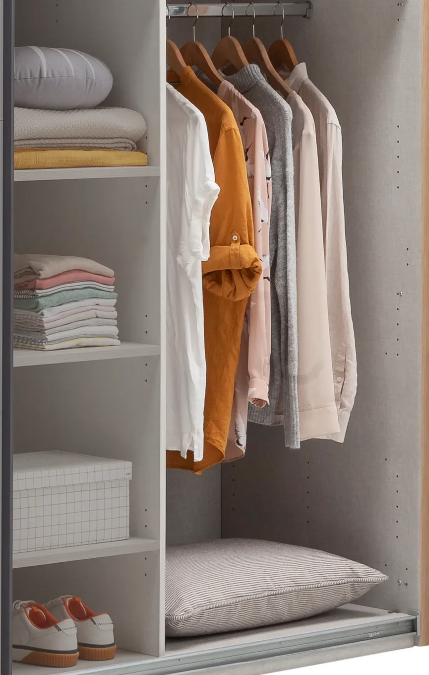 Schwebetürenschrank 250 cm detail