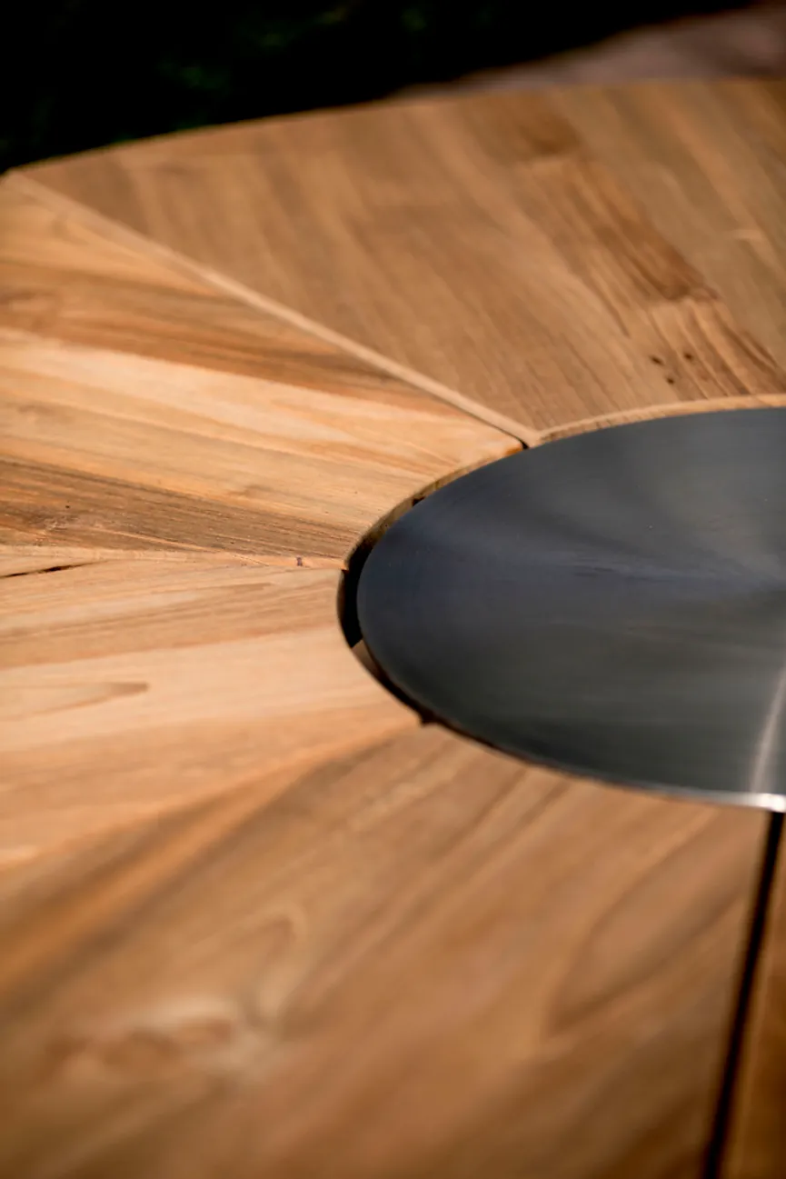 Tisch massiv Ø 140 detail