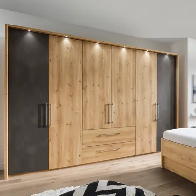 Kleiderschrank