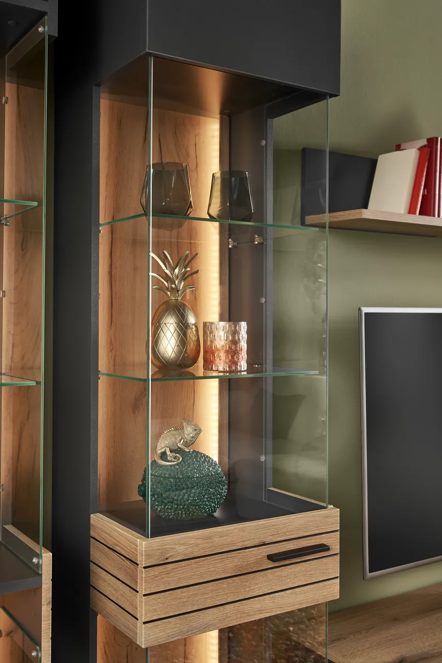 Vitrine detail