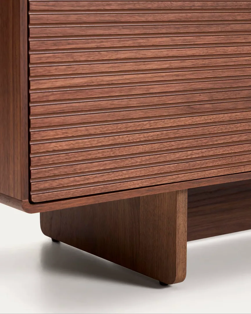 Lowboard detail