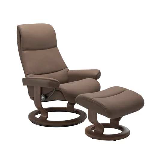 Sessel mit Hocker