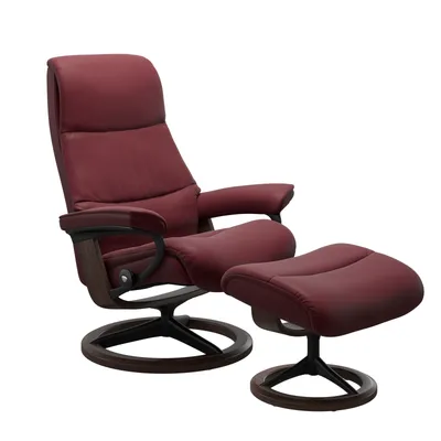 Sessel mit Hocker