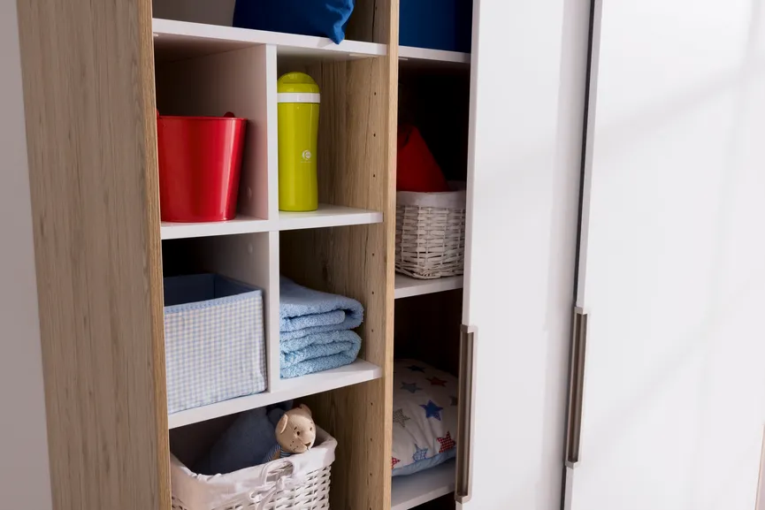 Schiebetürenschrank 2-trg. detail