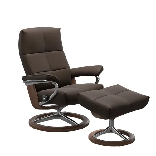 Sessel mit Hocker