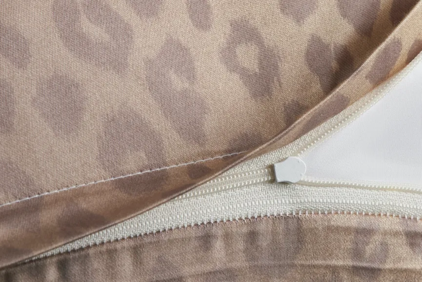 Satin-Bettw.JOOP! Leo 135x200 detail