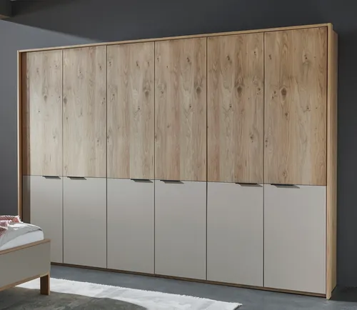 Kleiderschrank