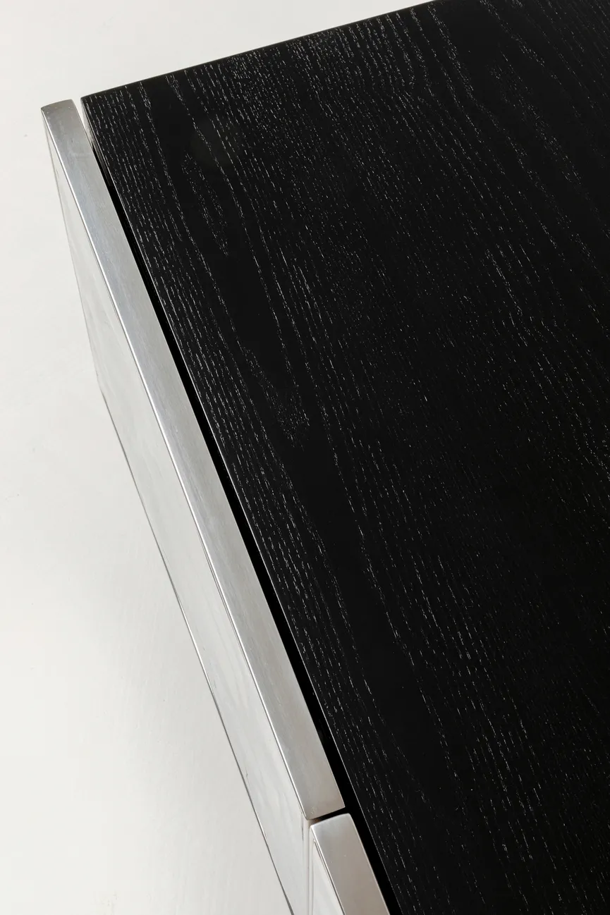 Lowboard detail