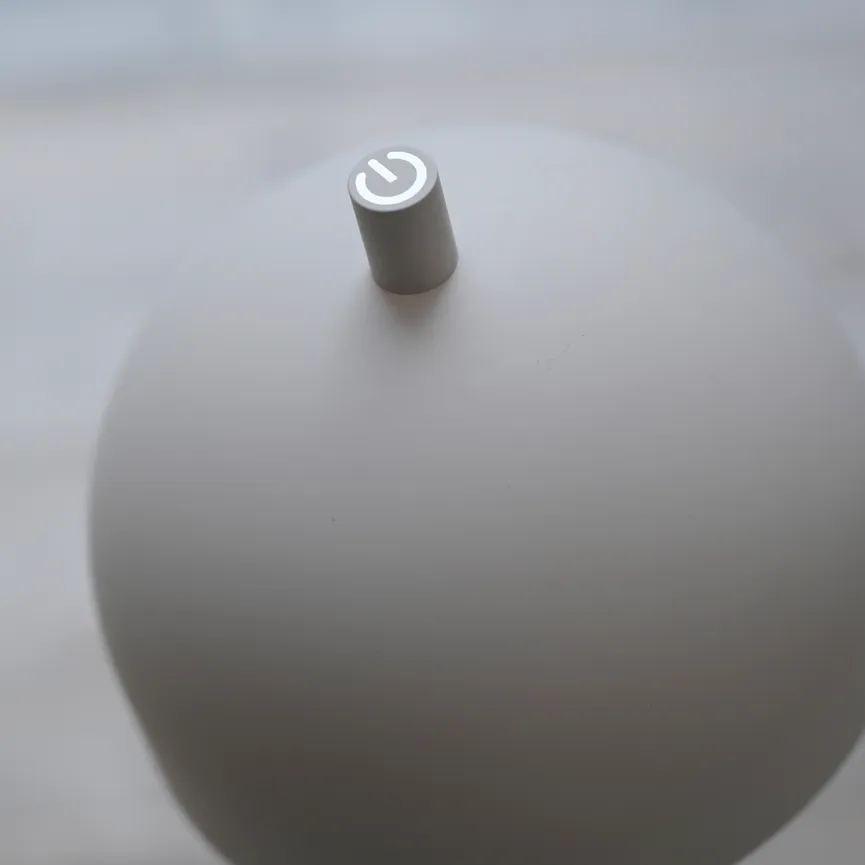 Akku-Tischleuchte "BELLIS" detail