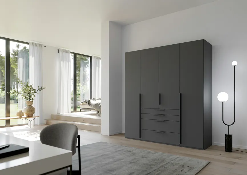 Drehtürenschrank mit Zubehör milieu
