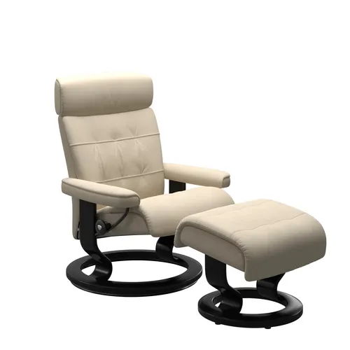Sessel mit Hocker