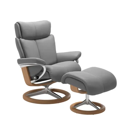 Sessel mit Hocker