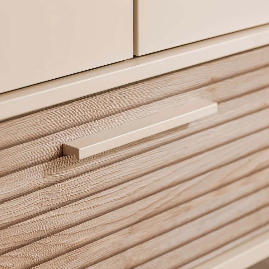 Kleiderschrank 2-trg. detail