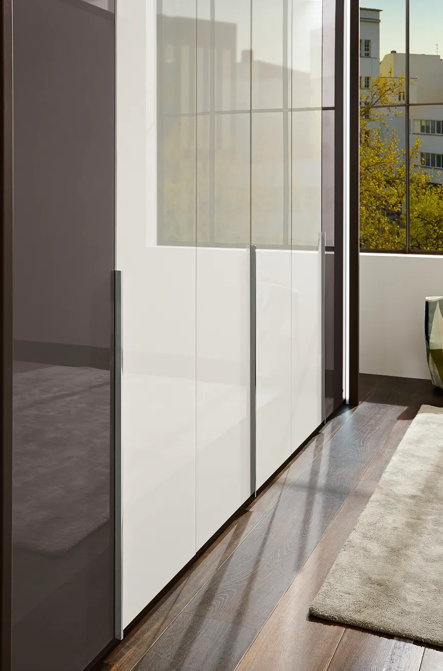 Drehtürenschrank 6-trg. detail