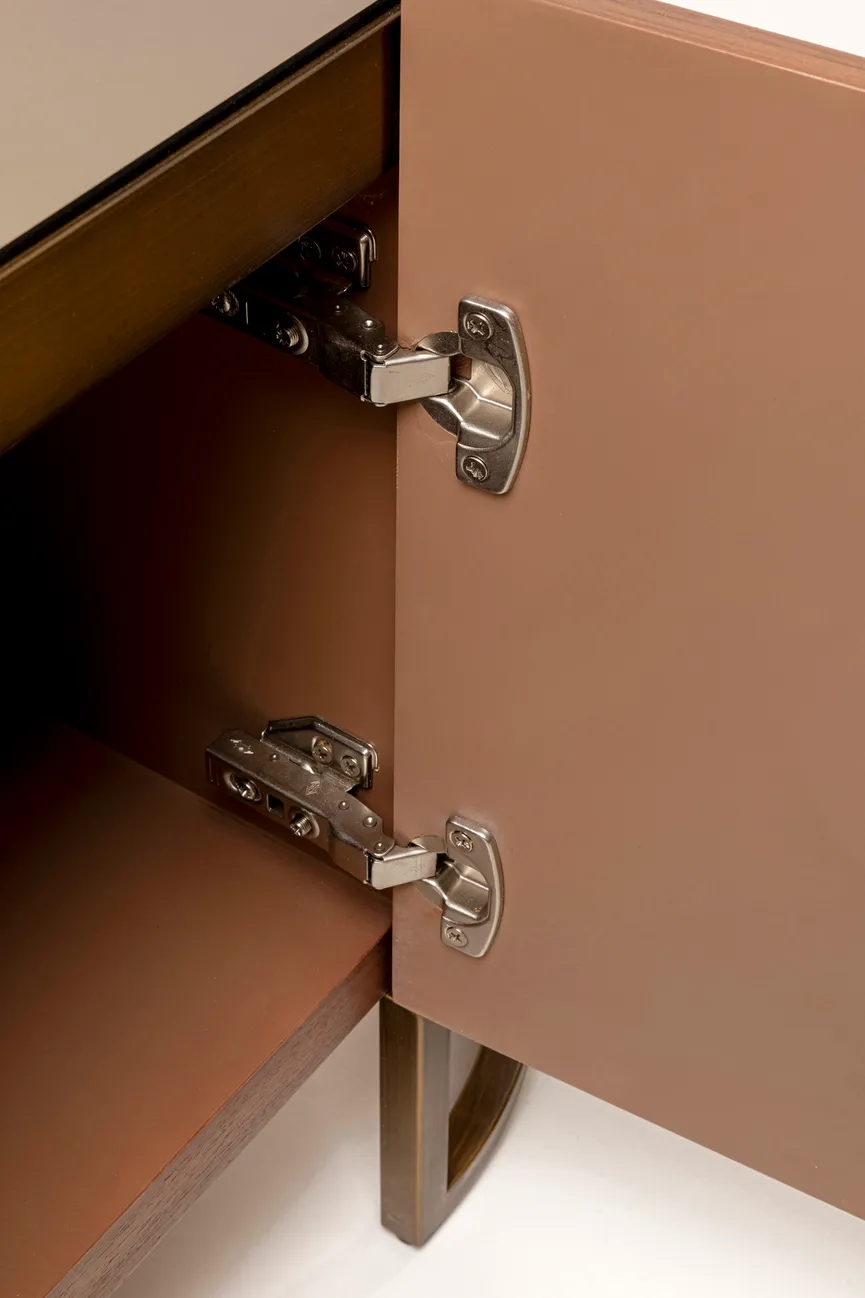 Lowboard detail