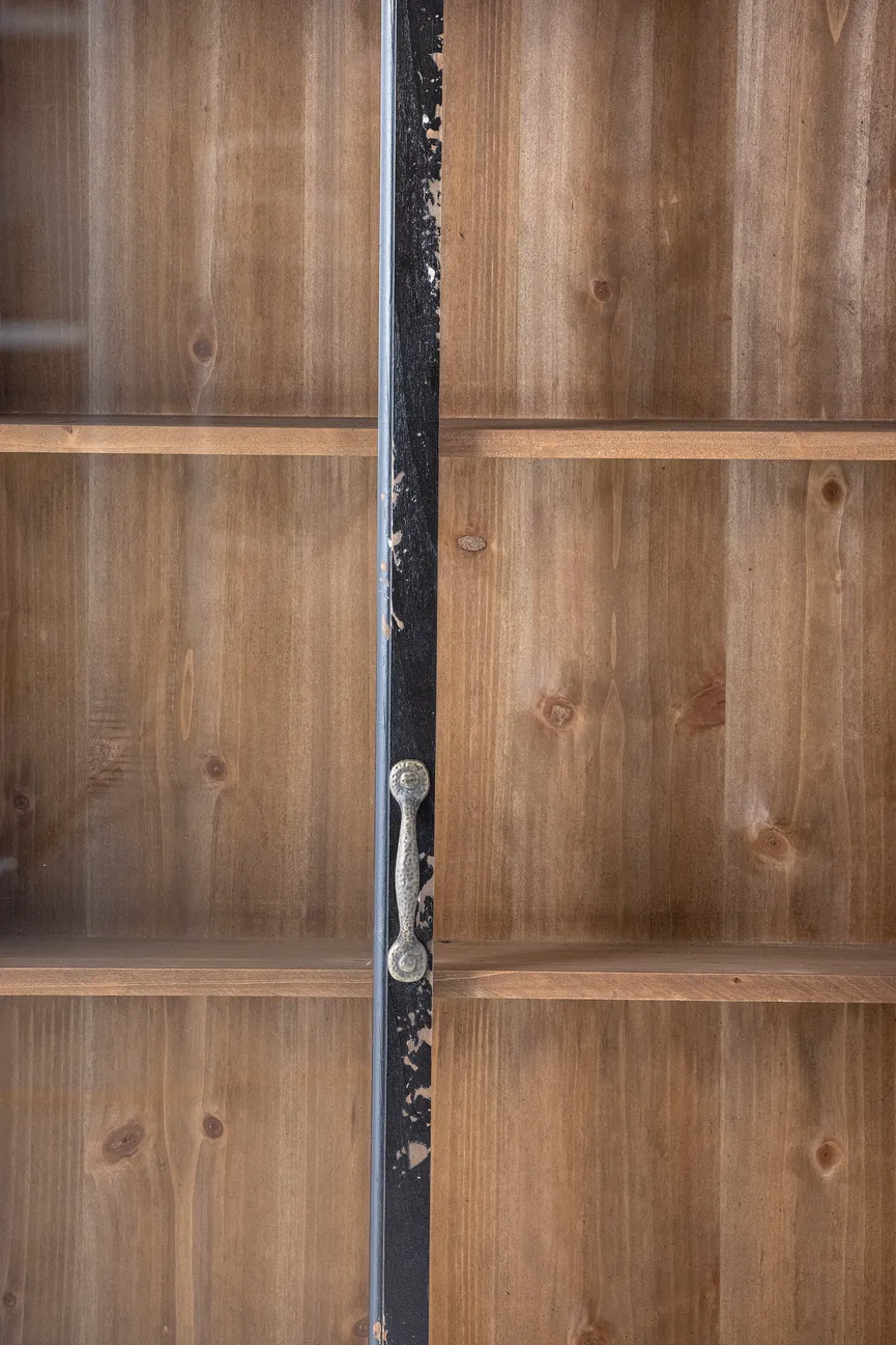 Vitrine detail