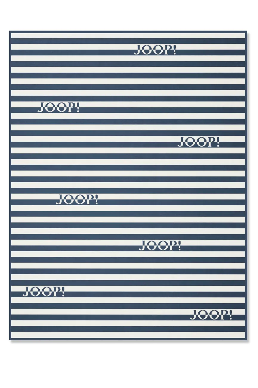 Out-Plaid Essence detail