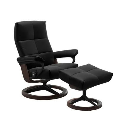 Sessel mit Hocker
