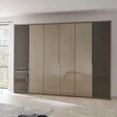 Kleiderschrank