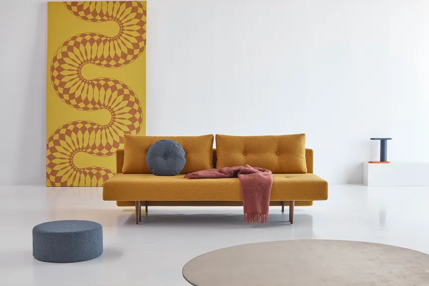Sofa dunkles Holz detail