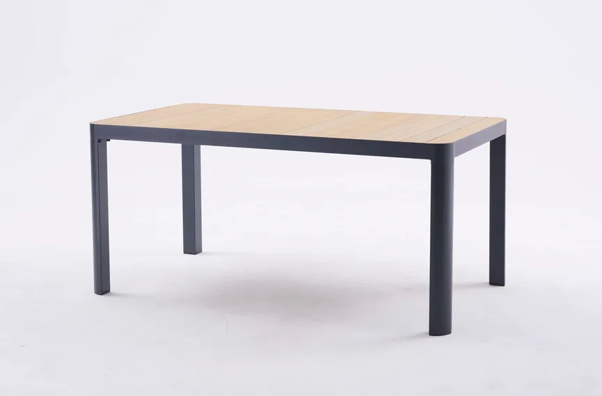 ** Luca Tisch P 160 hauptaufnahme