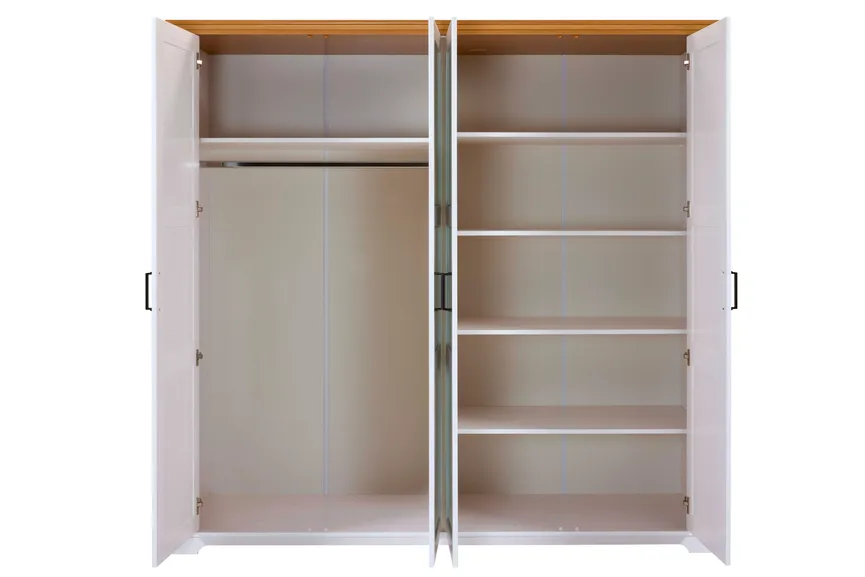 Kleiderschrank 4-trg. detail