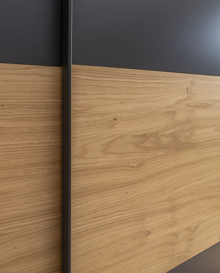 Schwebetürenschrank detail