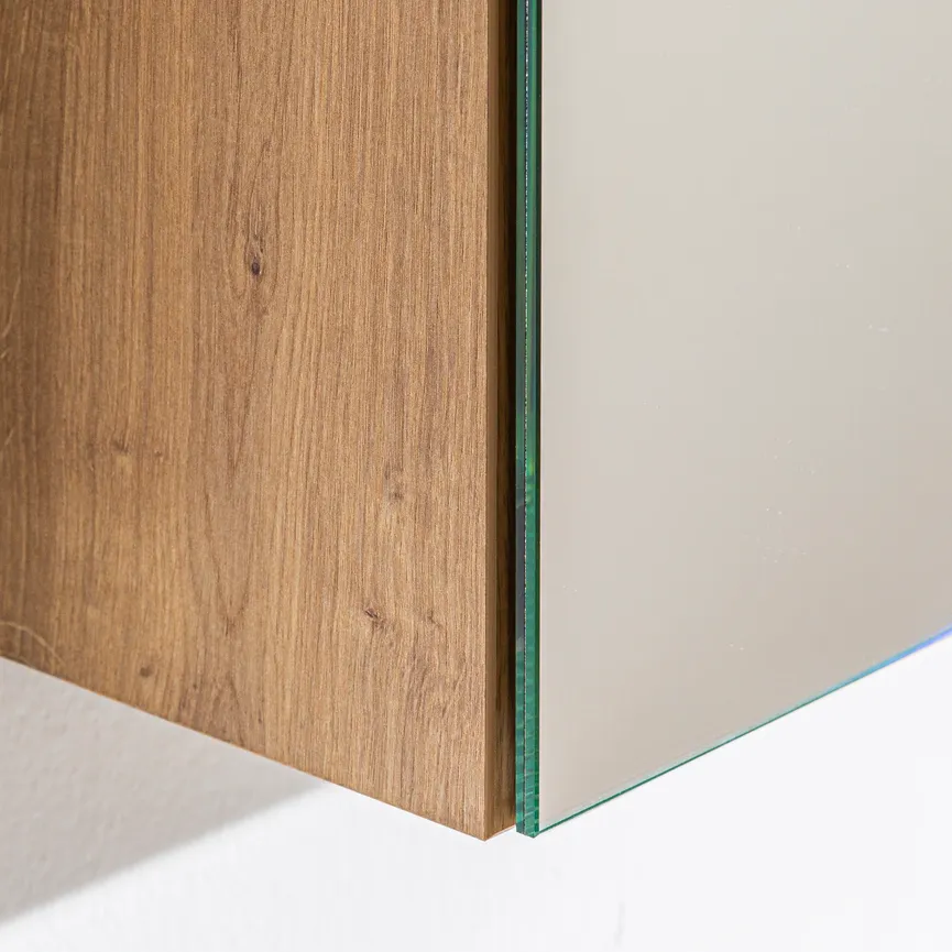 *Spiegelschrank detail