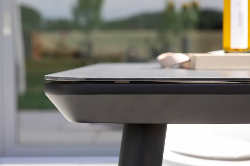 Tisch 170 x 100 detail