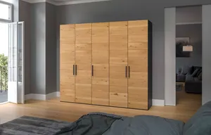 Kleiderschrank