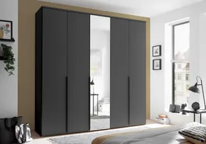Kleiderschrank