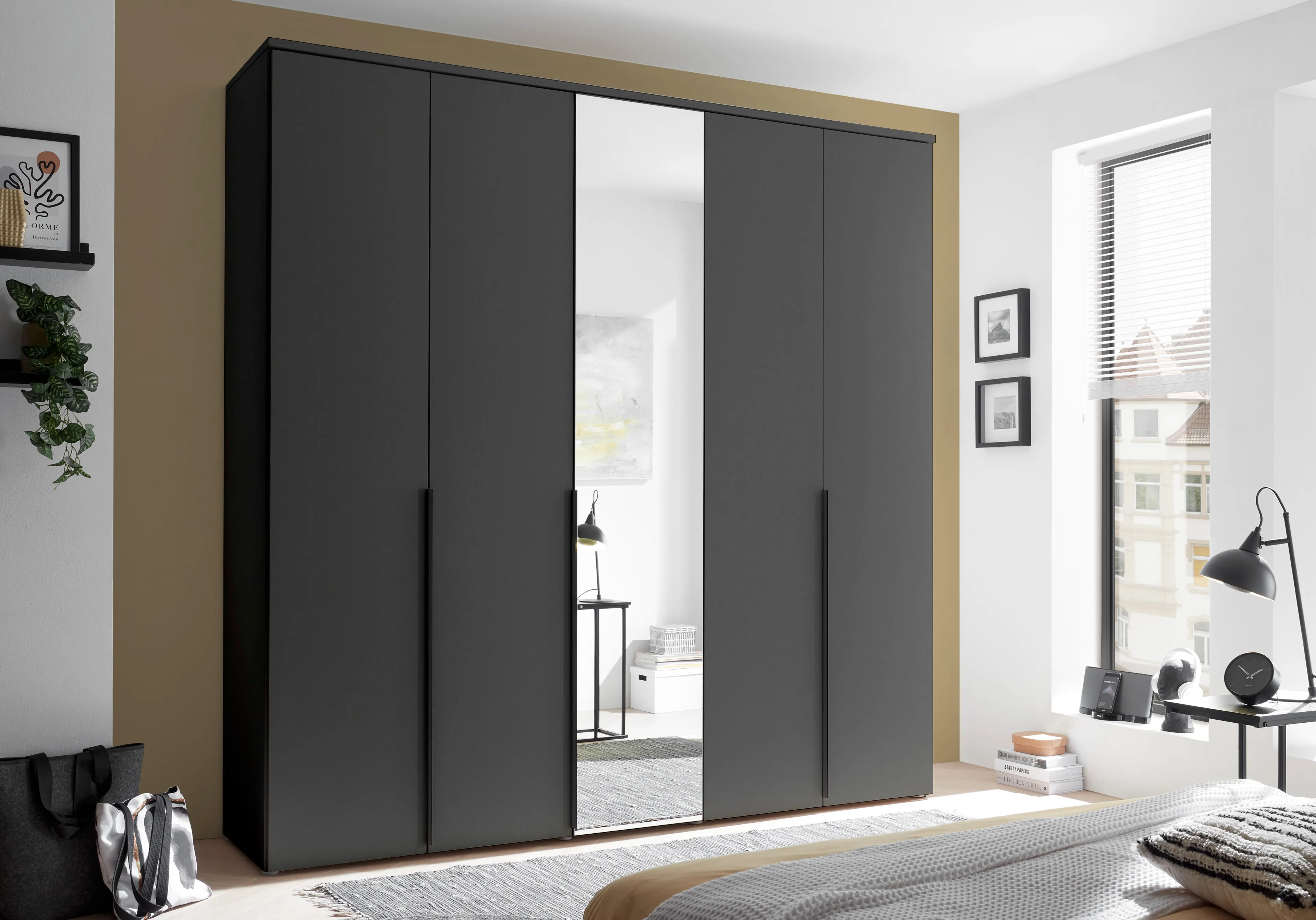 Kleiderschrank Kevo 225 x 225 cm