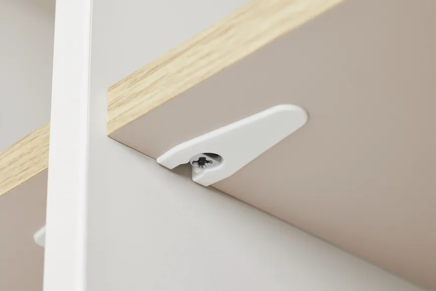 Kleiderschrank 2-trg. detail