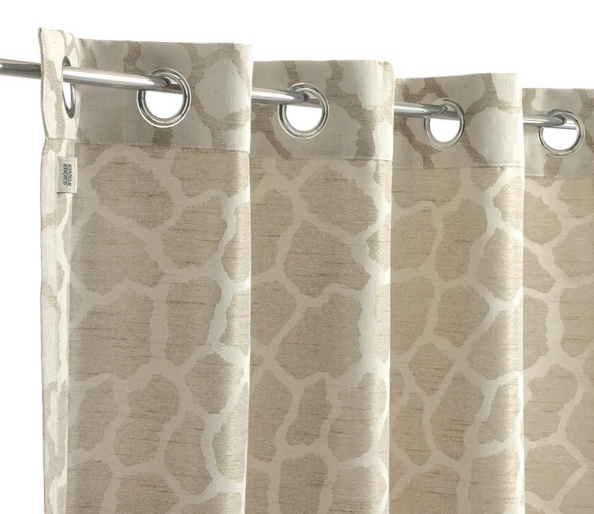 Ösenschal SW-Giraffe detail