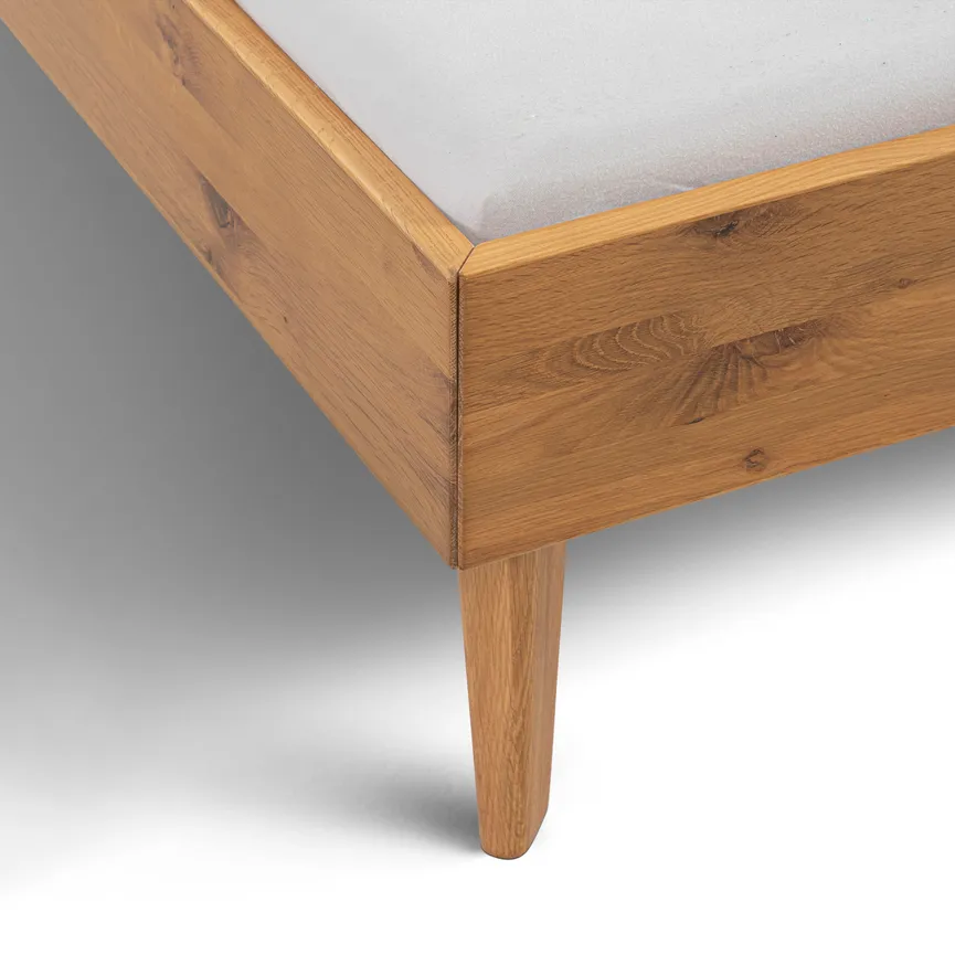 Massivholzbett detail