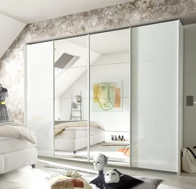 Schwebetürenschrank