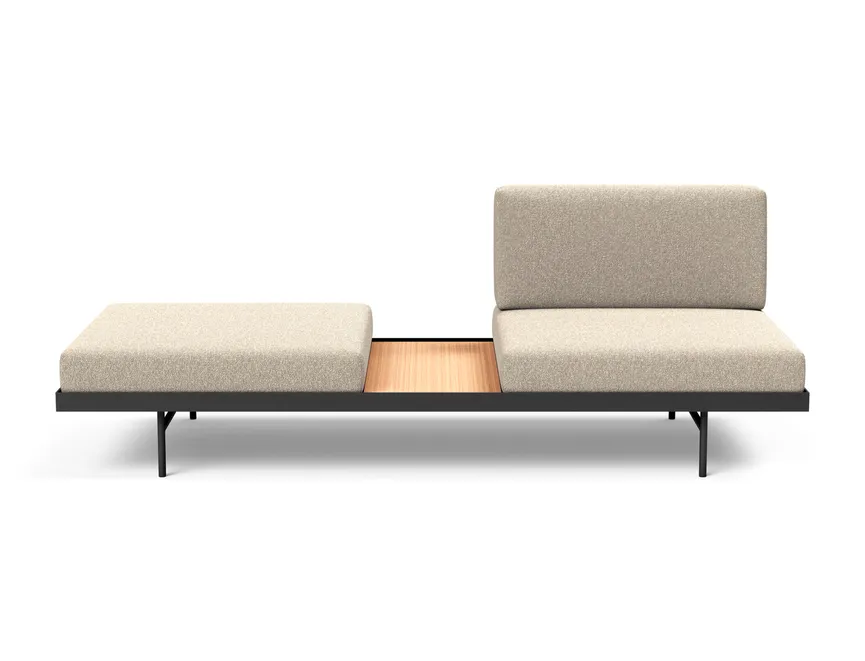 Sofa mit Eichetisch detail
