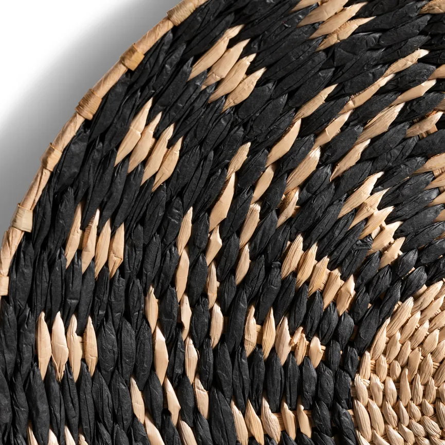 Wanddeko schwarz-natur detail