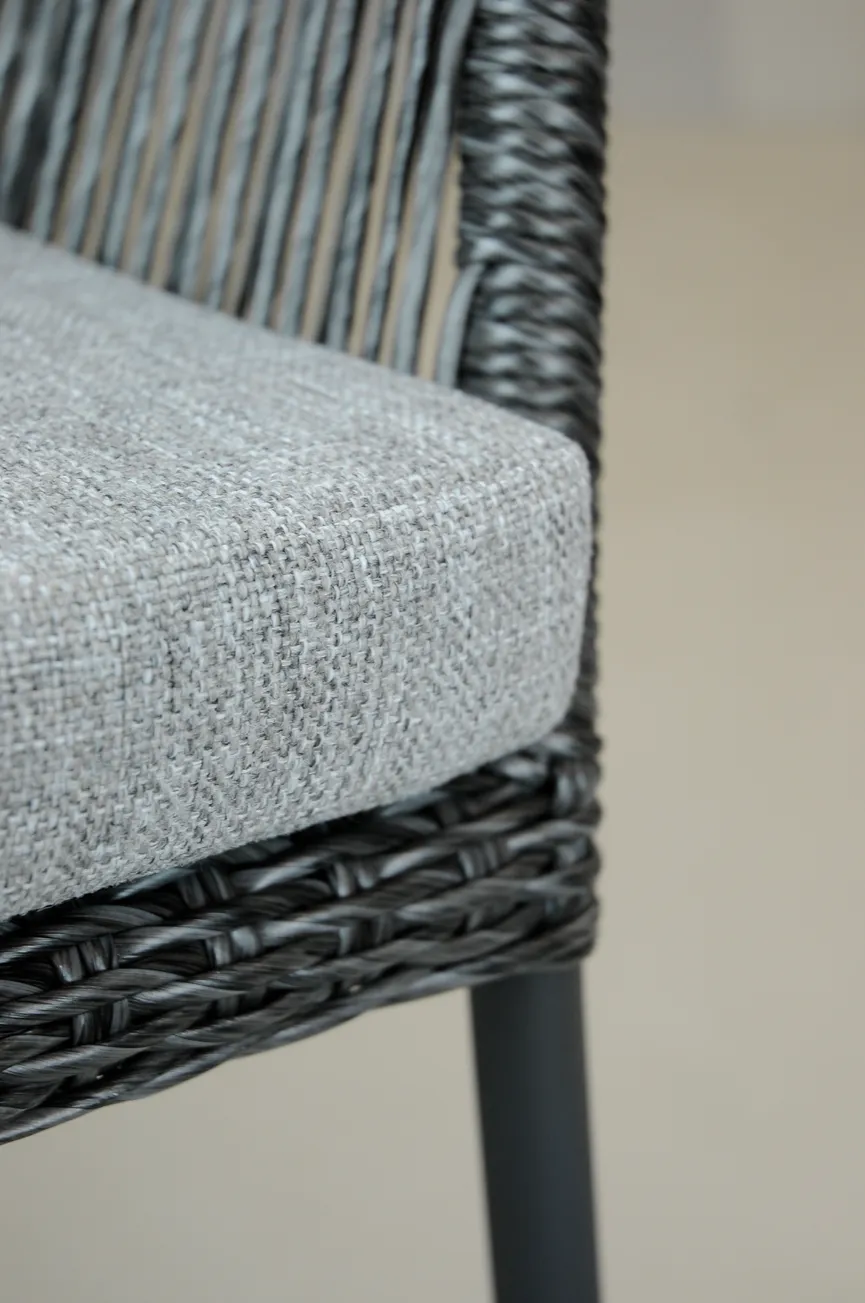 Allanis Sessel Ebony detail