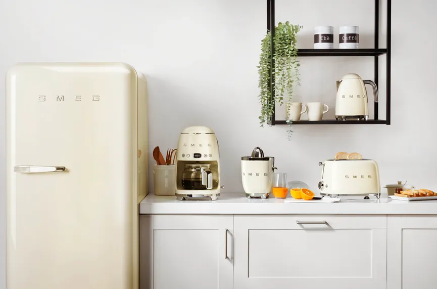 SMEG Stand-Kühlschrank milieu