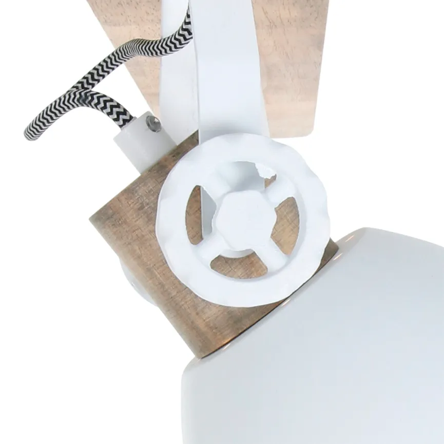 Strahler "Gearwood" detail